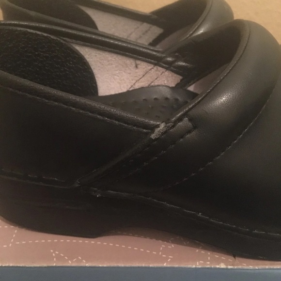 Preowned Dansko Black Leather Mule Clogs - Picture 8 of 9